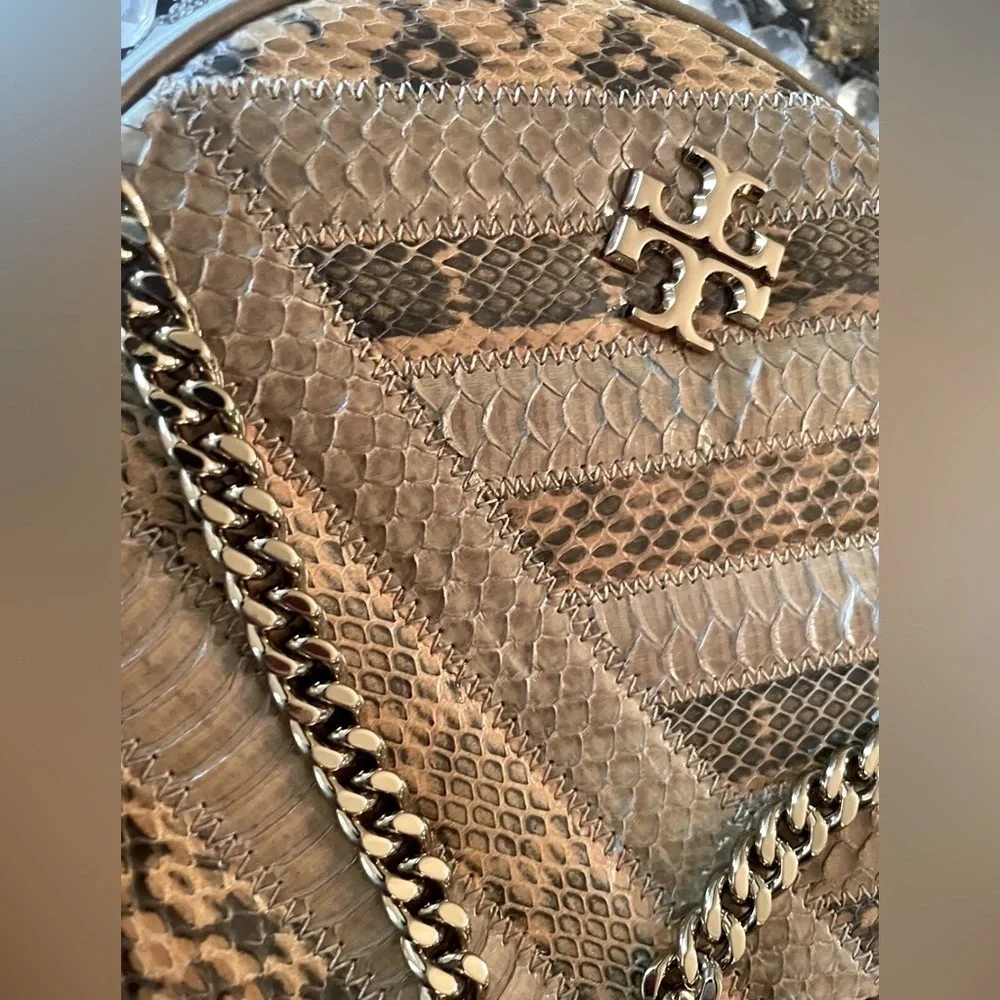 EUC Tory Burch Authentic Crossbody Bag At Awesome Prices To Buy Now & Save